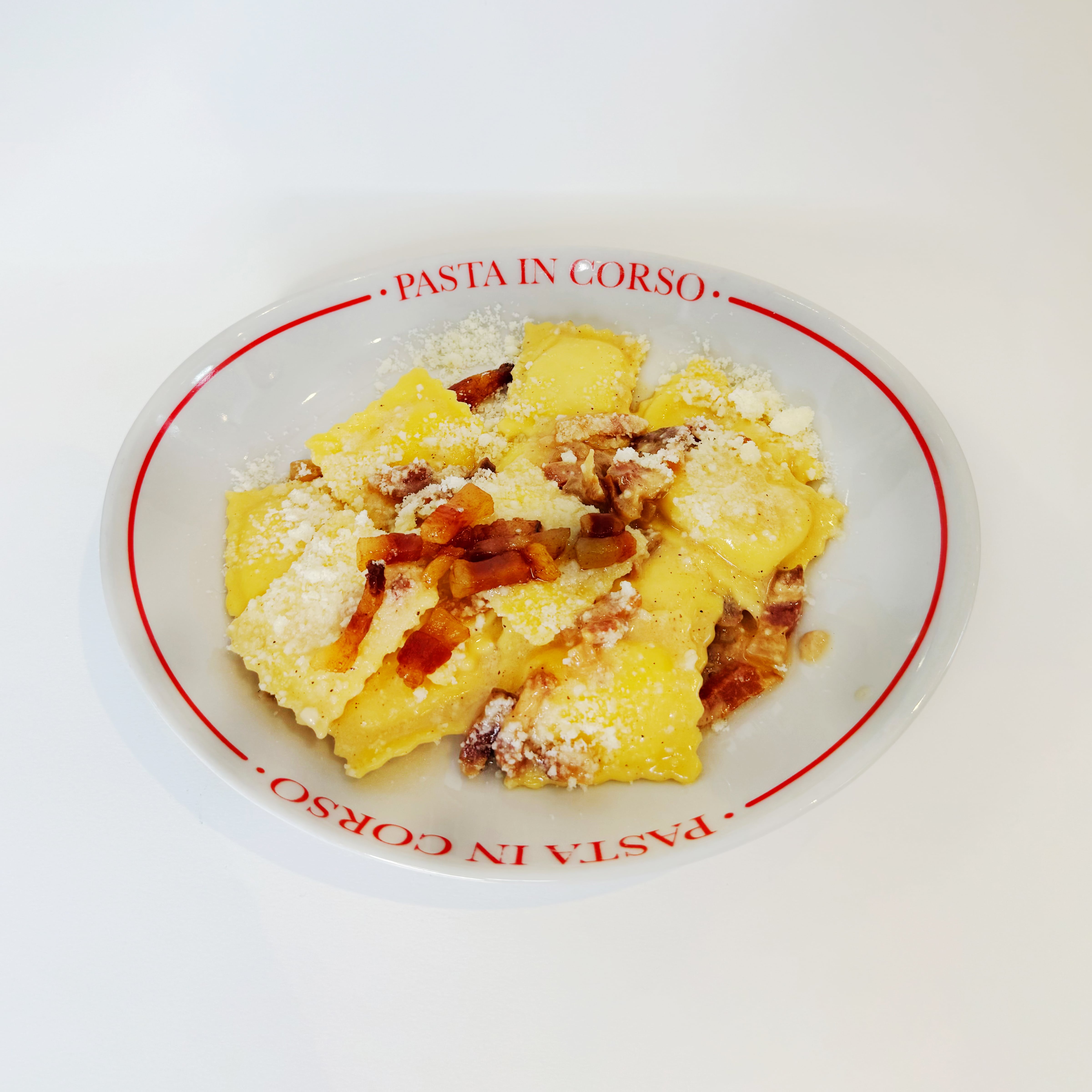 2.ravioli-ricotta-cacio-e-pepe-con-guanciale-min.jpg